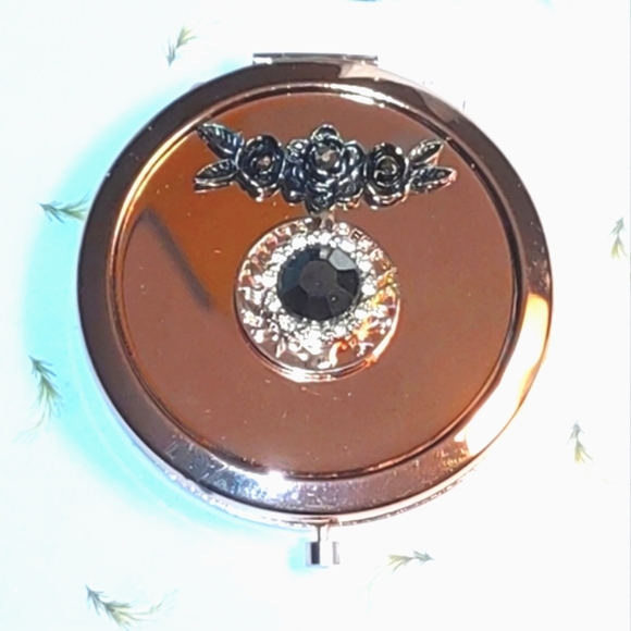Rose Gold Compact Mirror Case w/ Black & Copper Jewels - Picture 10 of 15